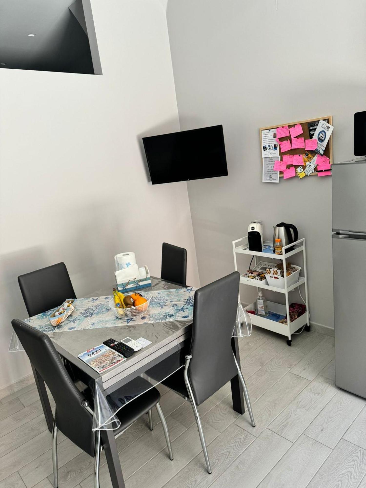 Casa Vacanze Manthy Posizione Centrale Bari Exterior foto